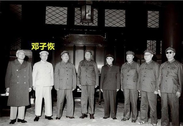 足球直播app哪个好用1955 年大授衔时-足球直播app哪个好用